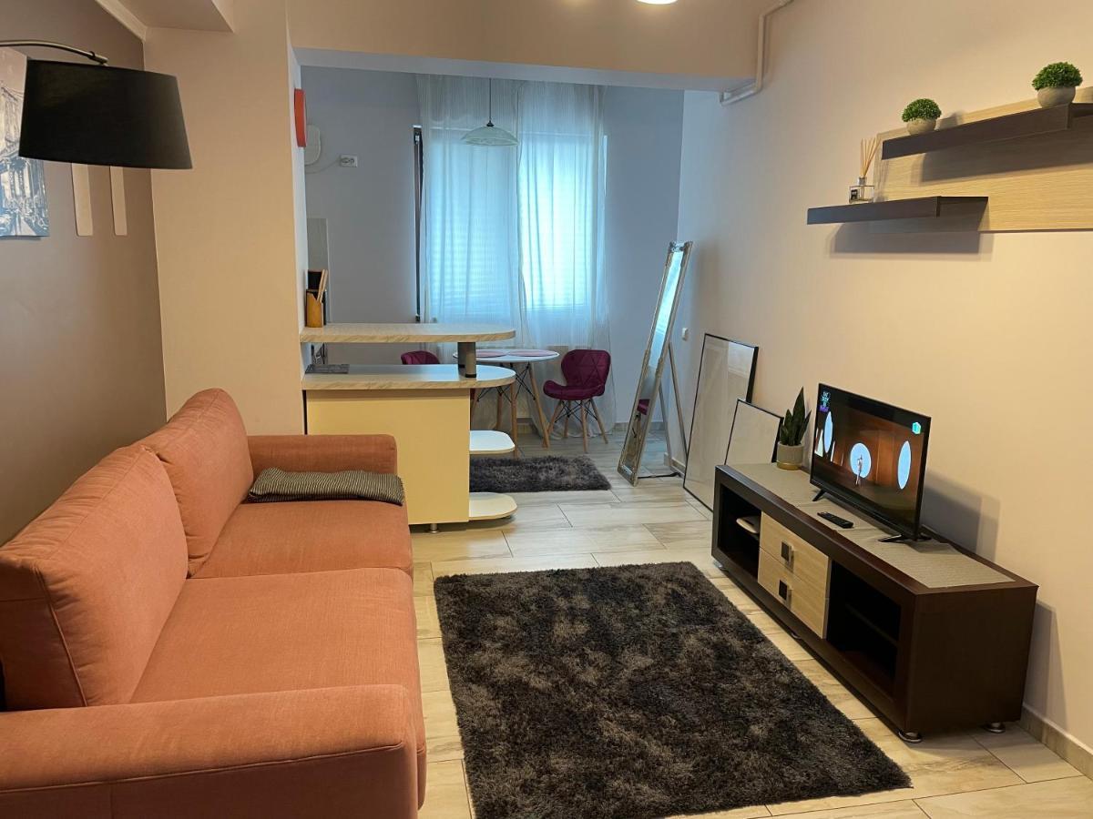 Le Lupin / Center Apartment Iasi Bagian luar foto