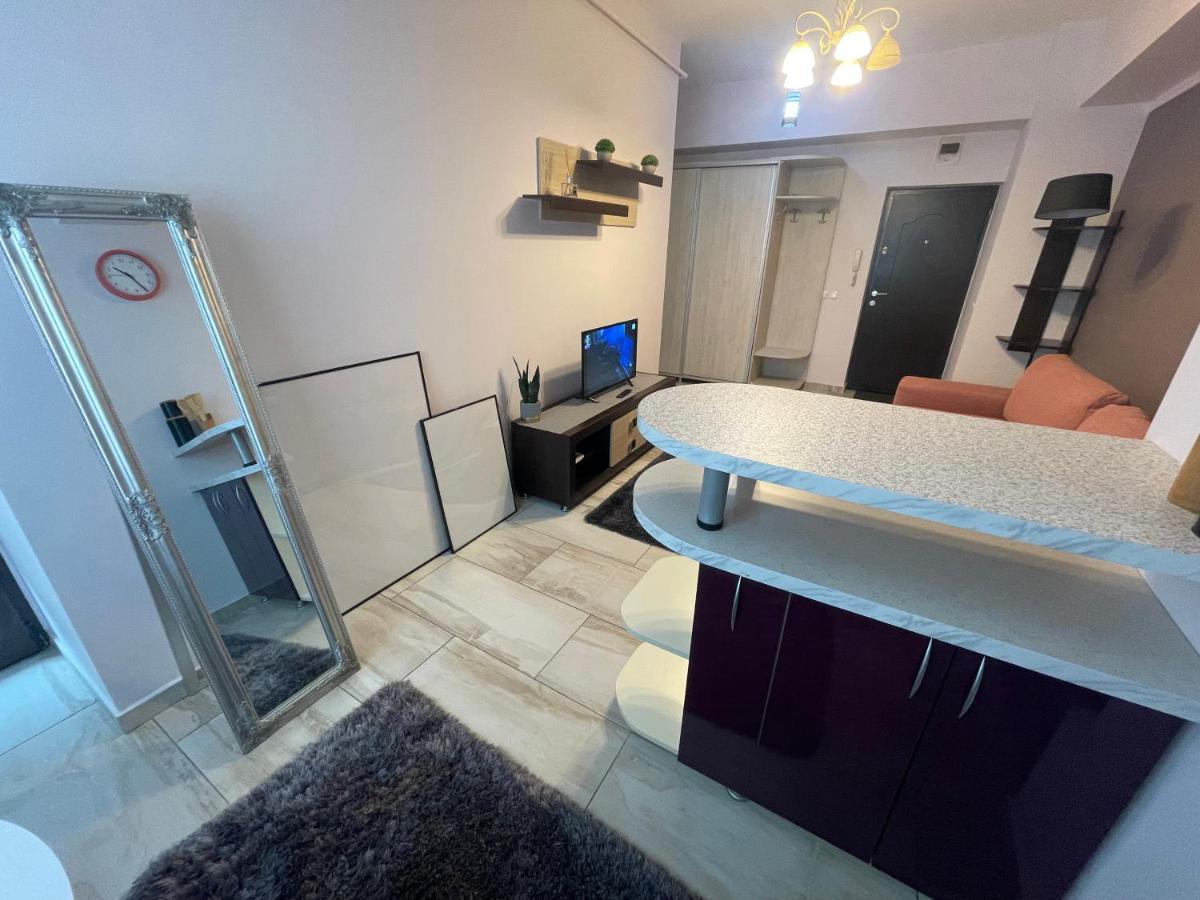 Le Lupin / Center Apartment Iasi Bagian luar foto