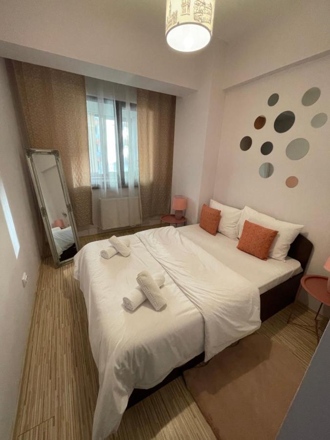 Le Lupin / Center Apartment Iasi Bagian luar foto