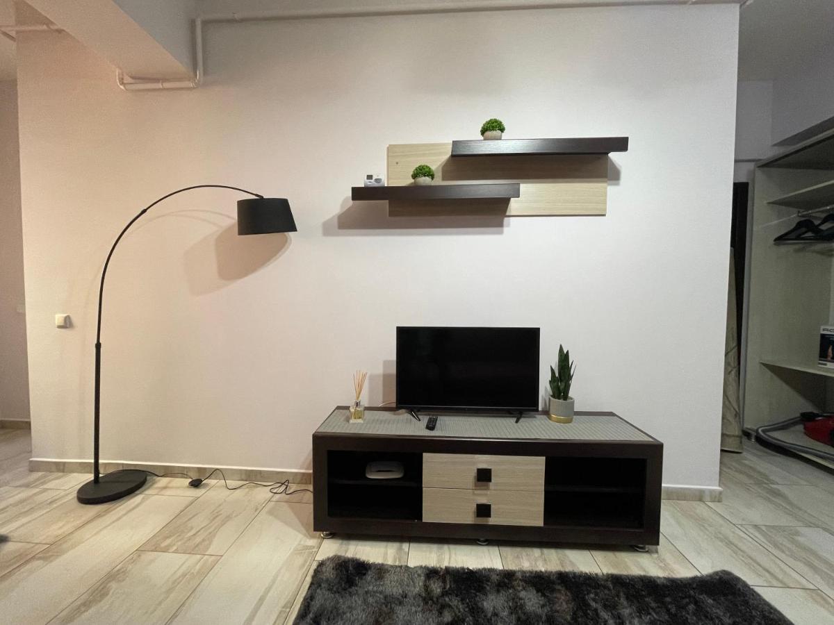 Le Lupin / Center Apartment Iasi Bagian luar foto